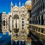 La Corte * Venice